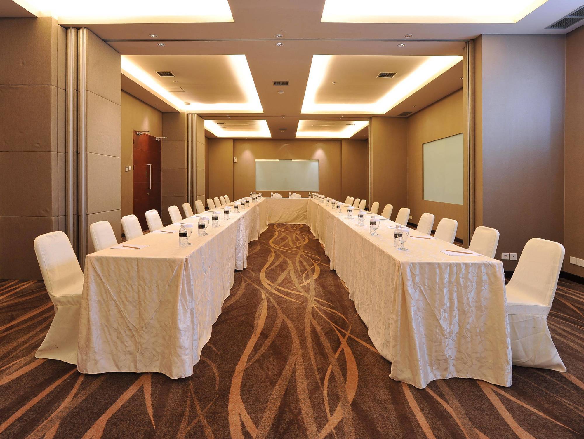 Midtown Hotel Surabaya Ngoại thất bức ảnh